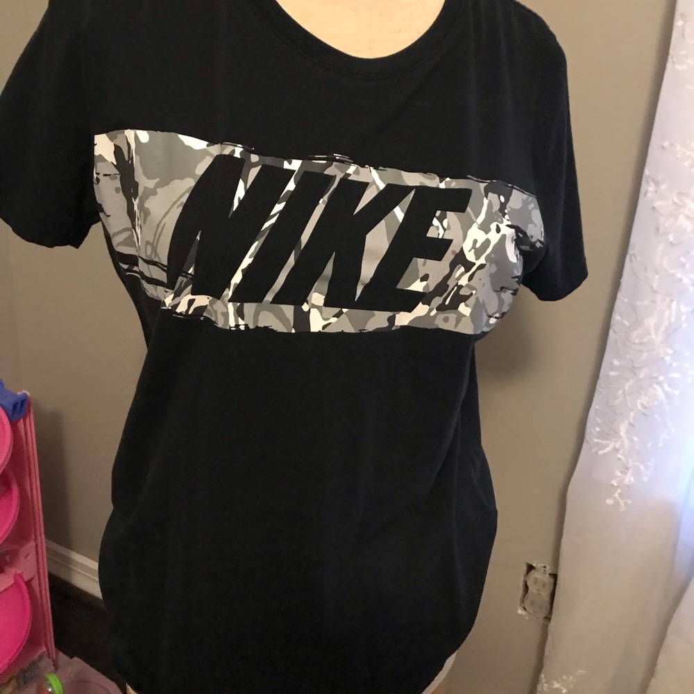 Nike tee